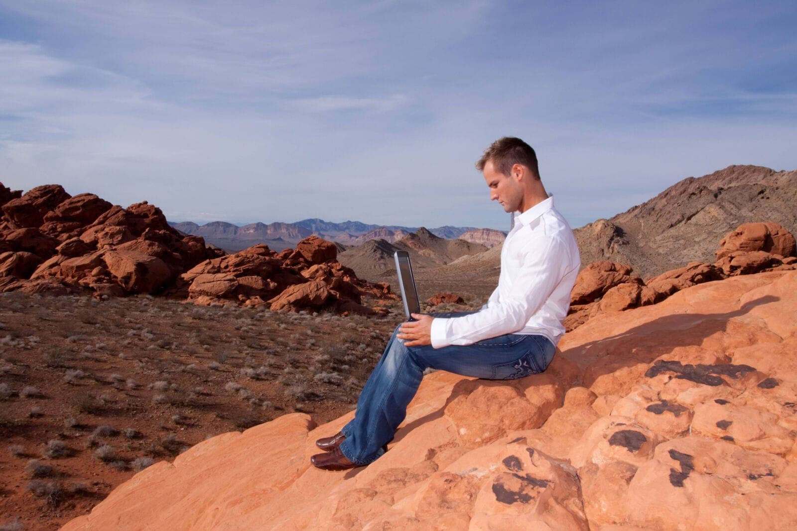 Discover the Top 75 Companies Offering Remote Jobs This Summer