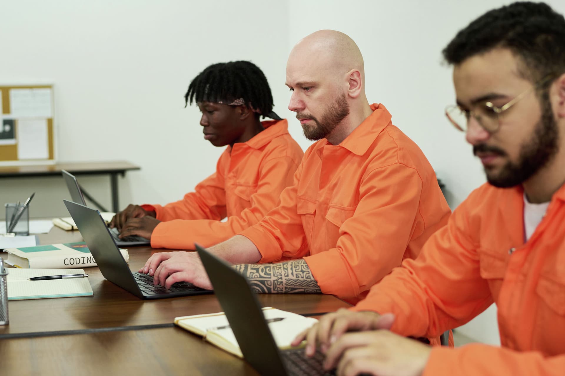 Illinois Proposes Groundbreaking Bill: Inmates Could Work Remote Jobs and Earn Real Salaries