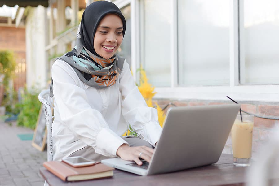 Why Is the Legal Sector Lagging in Remote Work Adoption? The Surprising Data Revealed